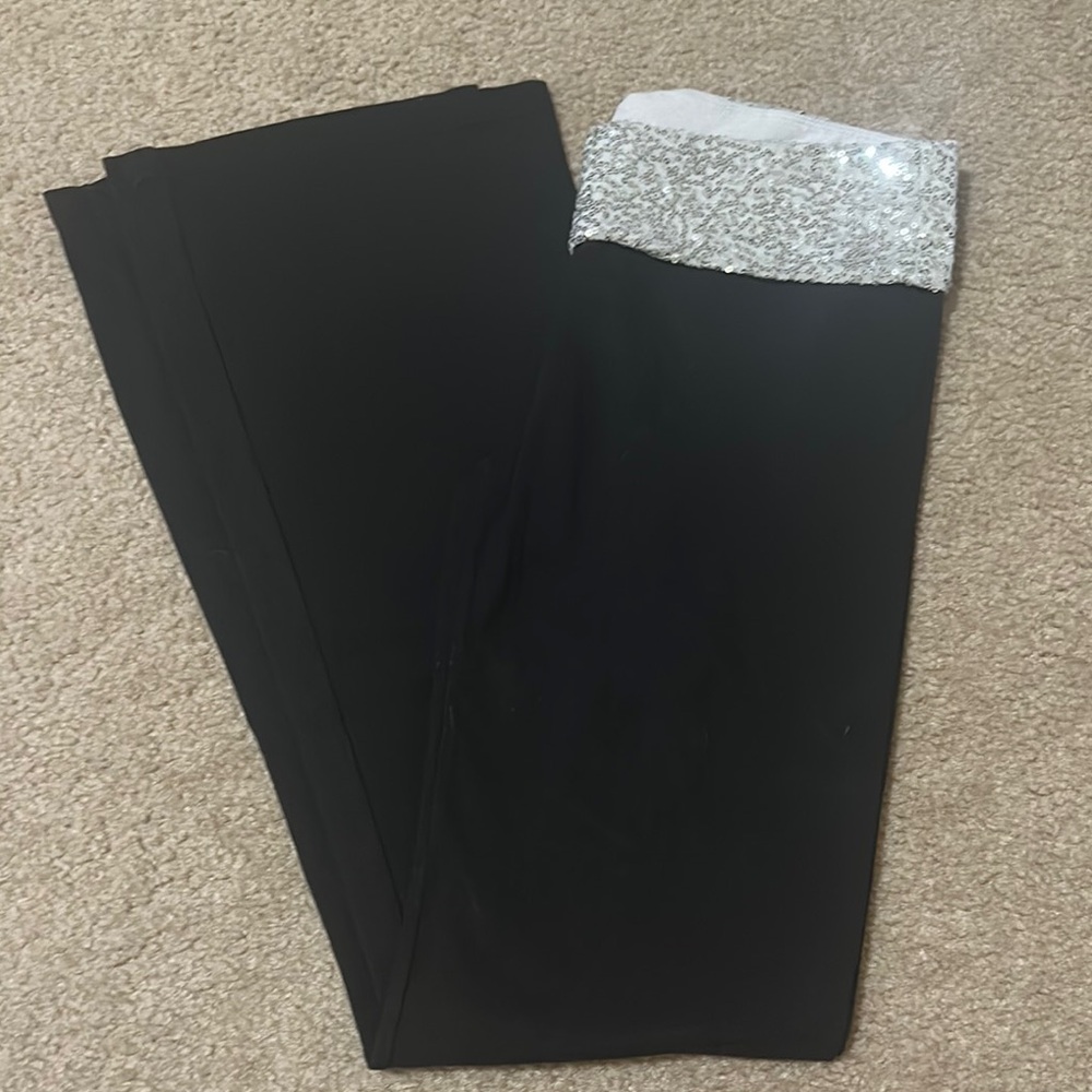 Aerie Black Slim Flare Gym Pants with Silver Sequin Waistband - Size M